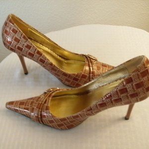 Pierre Dumas Tan Textured Heels